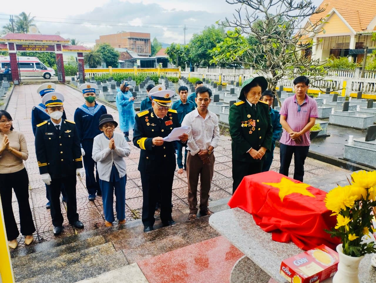 Trung tâm An điều dưỡng tàu ngầm phối hợp di dời mộ liệt sĩ về quê hương