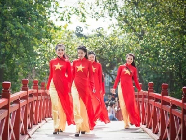 Bâng khuâng mùa thu cách mạng