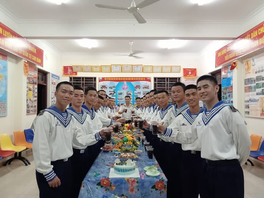 Đoàn cơ sở Tiểu đoàn 458 tổ chức sinh nhật đồng đội tháng 9