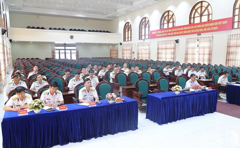 Vùng 4: Giao nhiệm vụ cho các đồng chí tham gia hội thi hải đội trưởng, chính trị viên hải đội