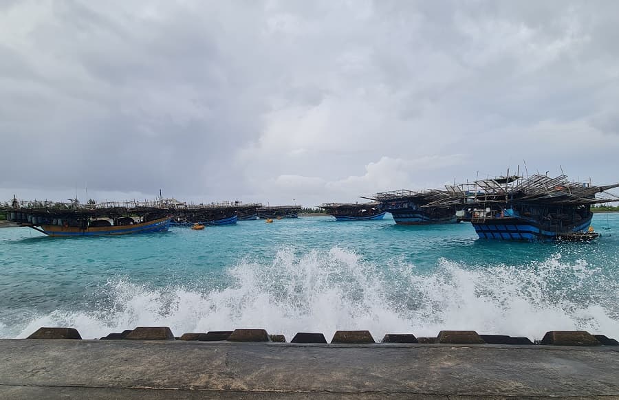 Hơn 700 ngư dân vào âu tàu, làng chài huyện đảo Trường Sa tránh bão số 4