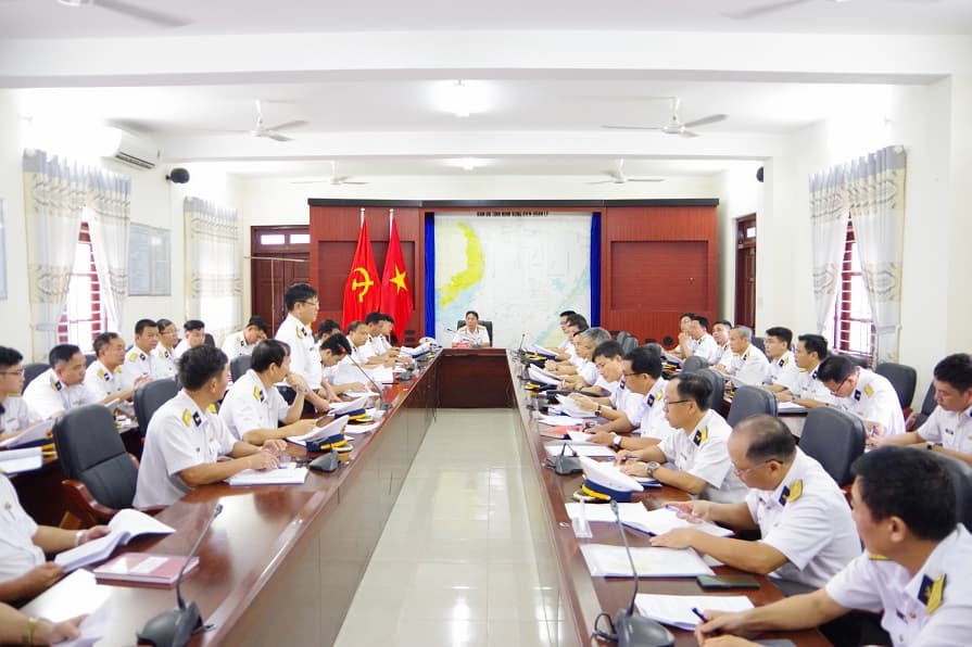 Kiểm tra công tác chuẩn bị tổ chức đào tạo sĩ quan cấp phân đội tại Trung tâm Huấn luyện Vùng 4