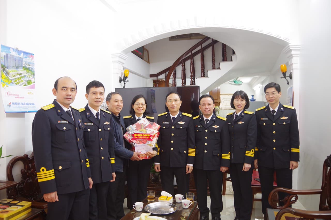 Cục Kỹ thuật tặng 156 phần quà tới các gia đình chính sách, quân nhân có hoàn cảnh khó khăn