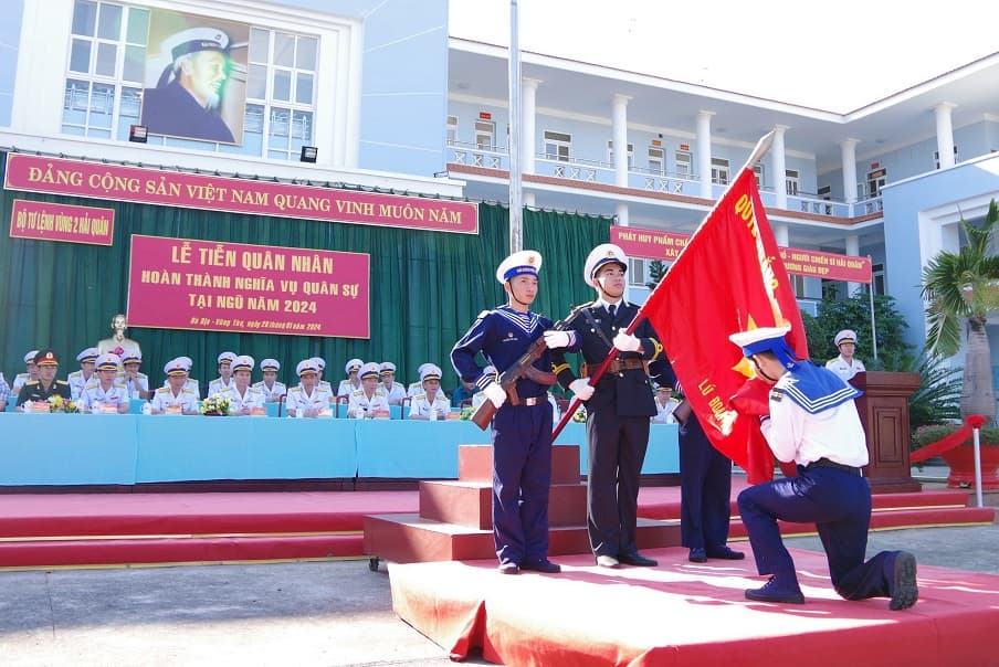 Vùng 2: Lễ tiễn quân nhân hoàn thành nghĩa vụ quân sự tại ngũ năm 2024