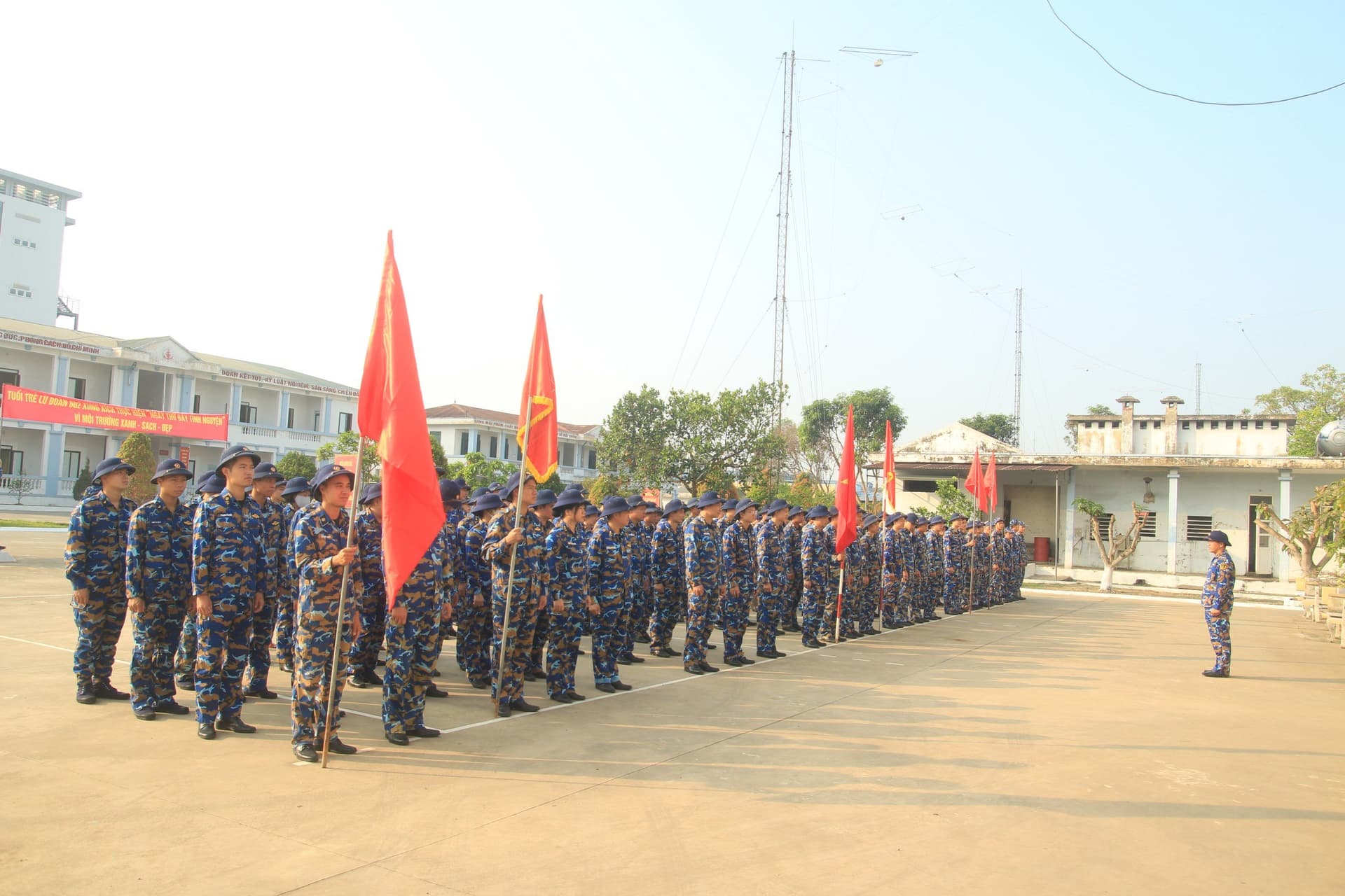 Tuổi trẻ Lữ đoàn 602 lao động tình nguyện
