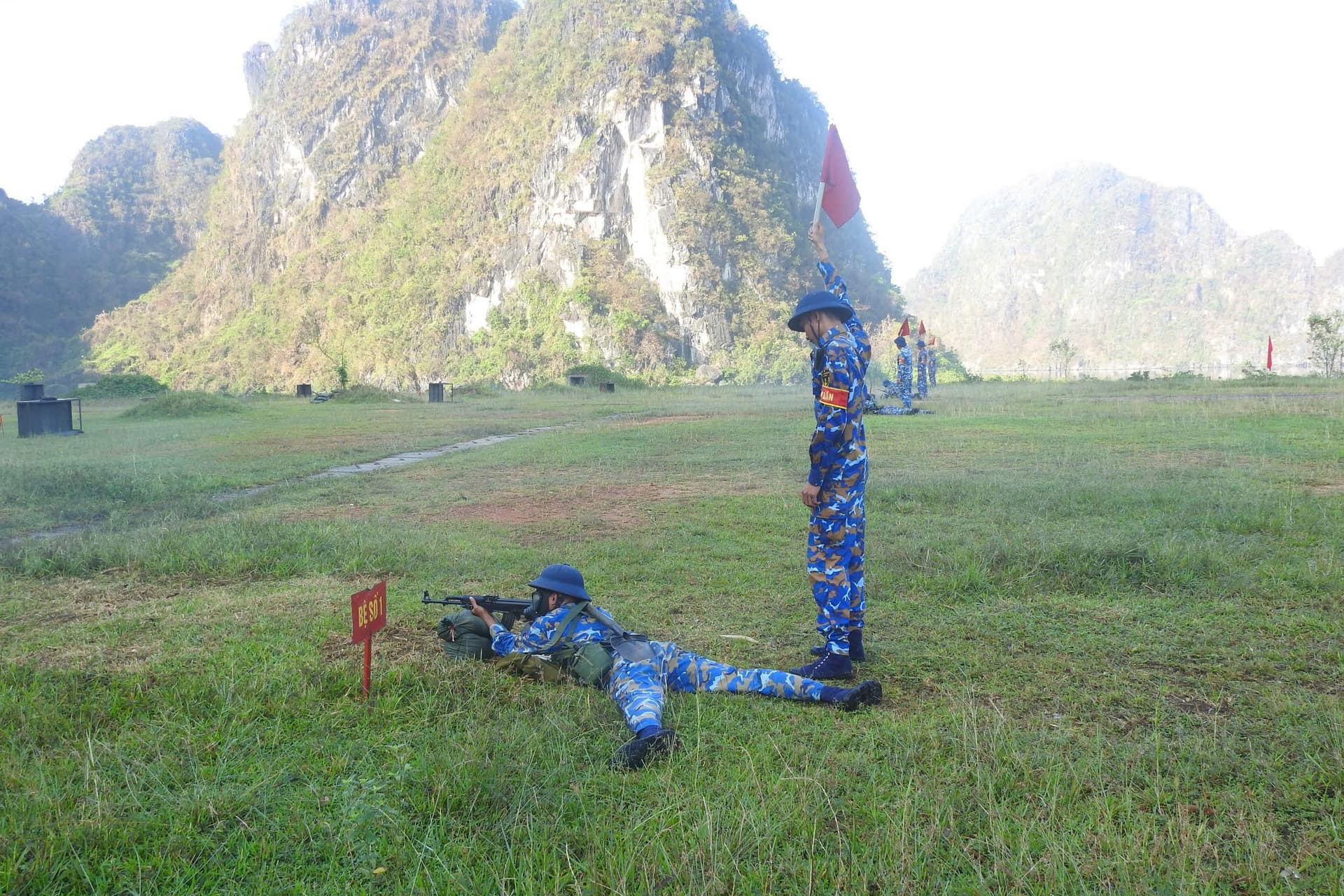 Lữ đoàn 147 kiểm tra bắn đạn thật cho học viên hạ sĩ quan - chỉ huy Khóa 51