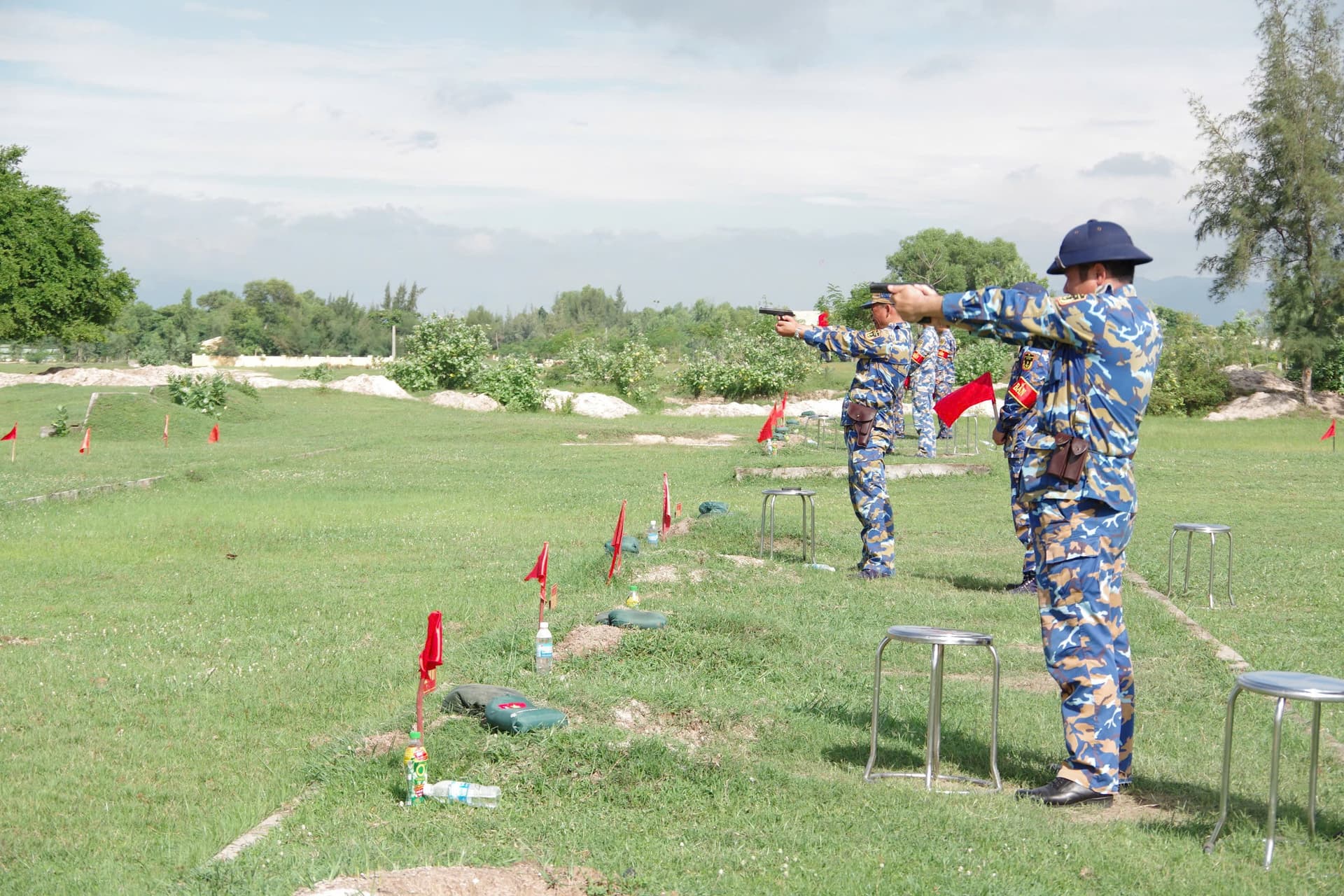 Trung tâm Huấn luyện Vùng 4 kiểm tra bắn đạn thật cho các đối tượng