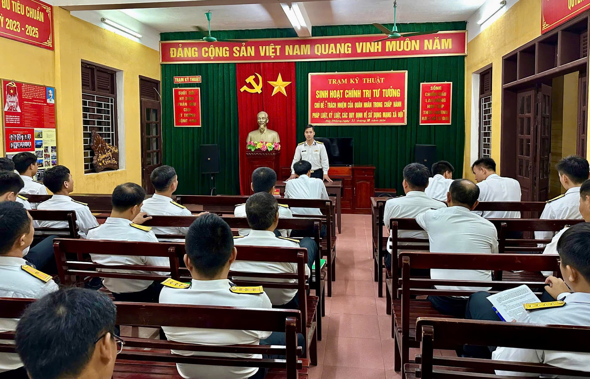 Lữ đoàn 679 tổ chức sinh hoạt chính trị tư tưởng