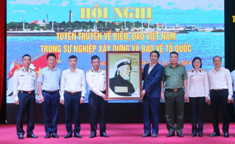 Nhà máy X56 thông tin về biển đảo tại Thái Nguyên