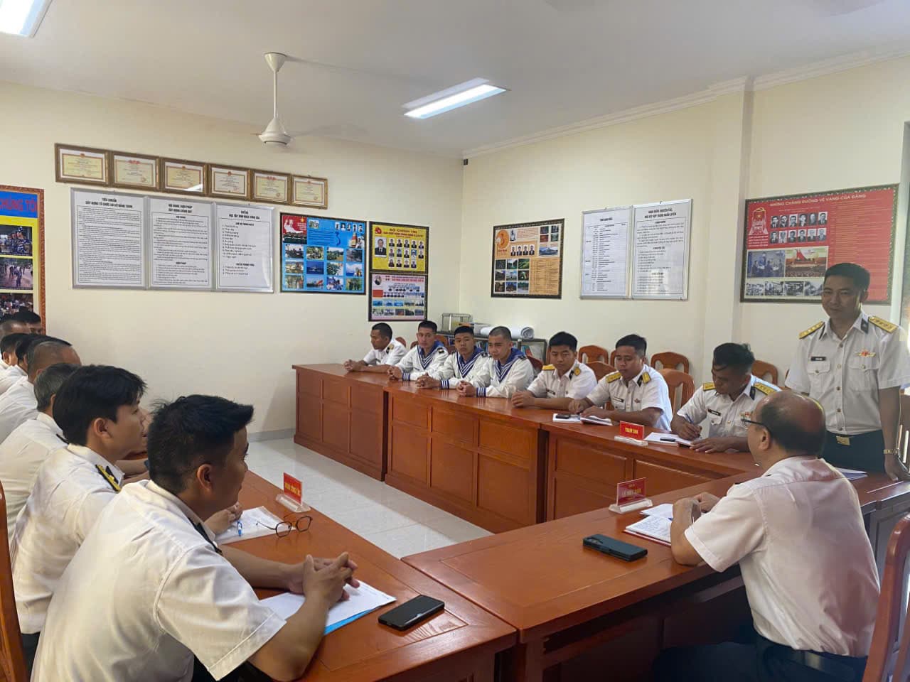 Trung đoàn 251 đối thoại dân chủ với cán bộ, chiến sĩ Trạm ra đa 590