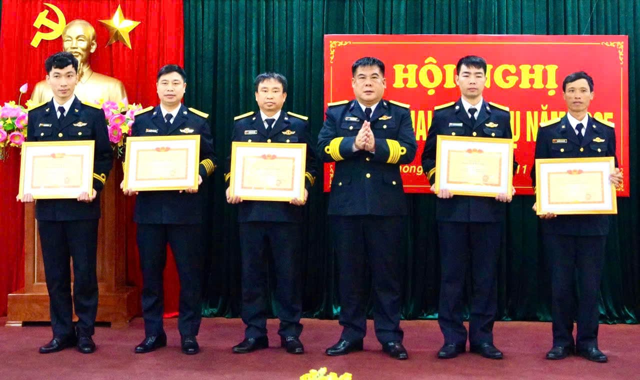 Phòng Hành chính triển khai nhiệm vụ năm 2025