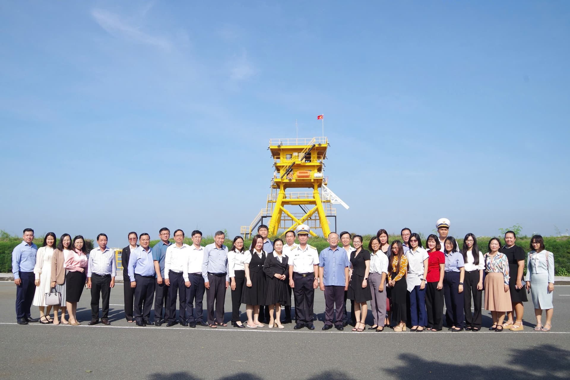 Đoàn công tác Sở Nội vụ TP. Hồ Chí Minh thăm, giao lưu tại Bộ Tư lệnh Vùng 2