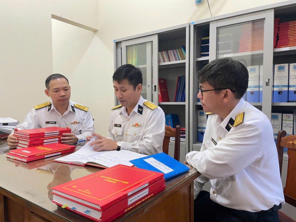 Quân chủng kiểm tra hoạt động công tác đảng, công tác chính trị tại Vùng 3