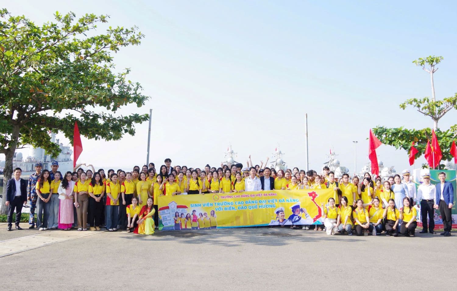 Chương trình “Sinh viên với biển, đảo quê hương” tại Vùng 3