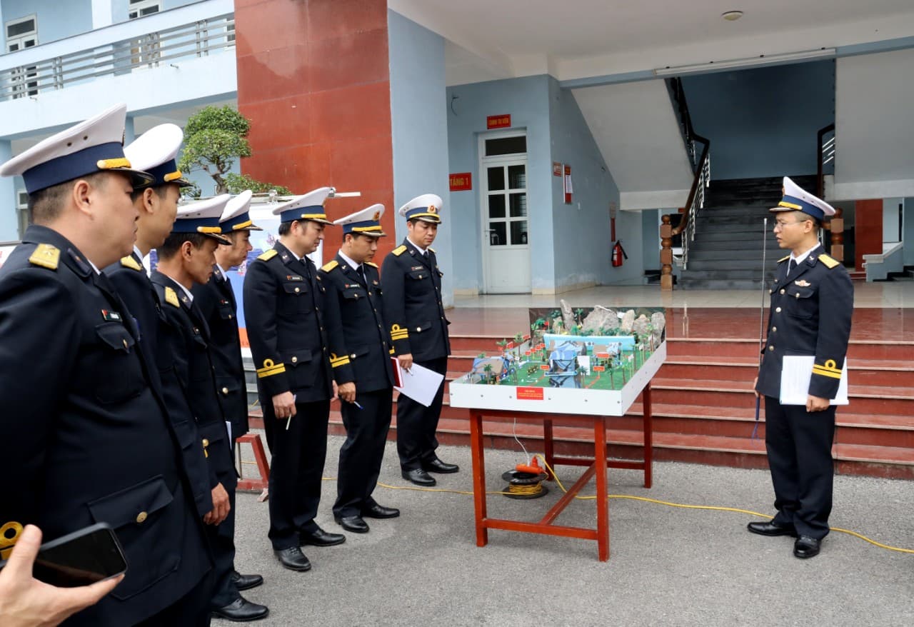 Trung tâm huấn luyện CMKT-NV Vùng 1 thi mô hình, học cụ huấn luyện năm 2024
