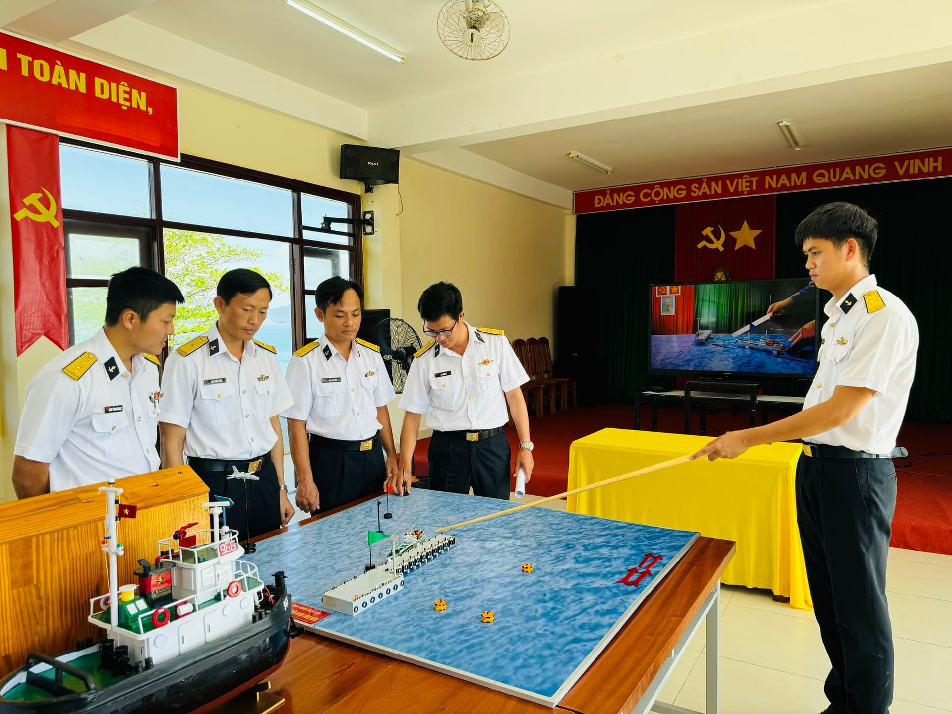 Học viện Hải quân: Hội thi sáng tạo mô hình học cụ năm 2024