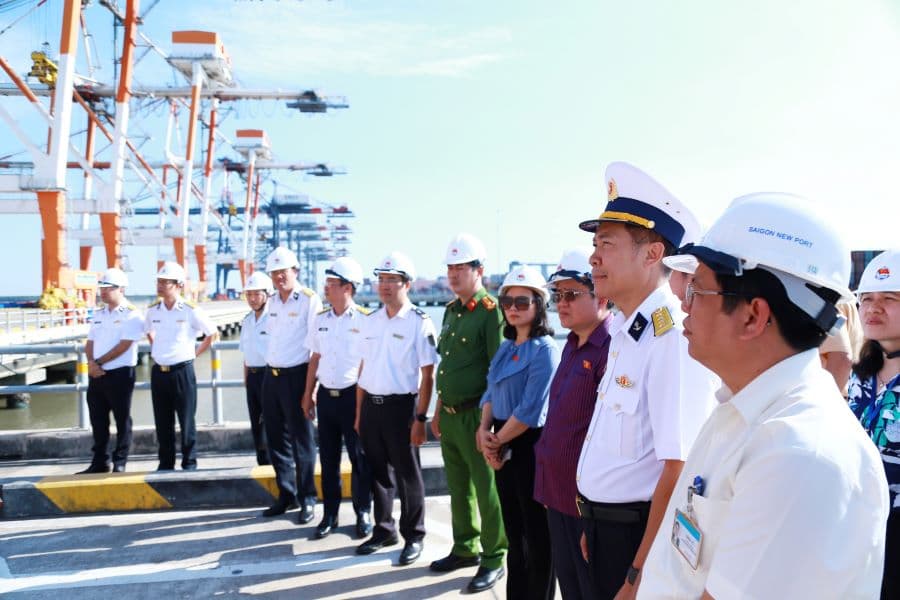 Đoàn đại biểu Quốc hội tỉnh Bà Rịa - Vũng Tàu khảo sát tại Cụm cảng Tân cảng Cái Mép