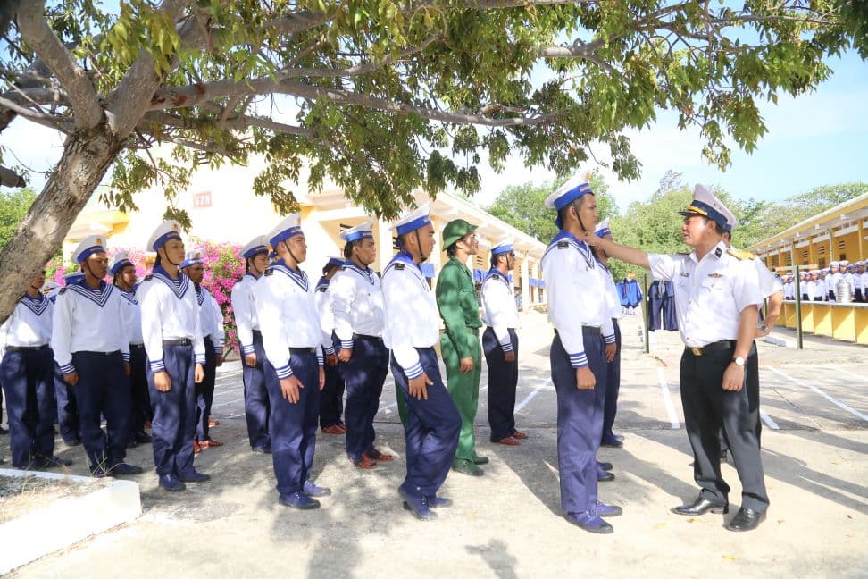 Tư lệnh Vùng 4 kiểm tra công tác tiếp nhận chiến sĩ mới