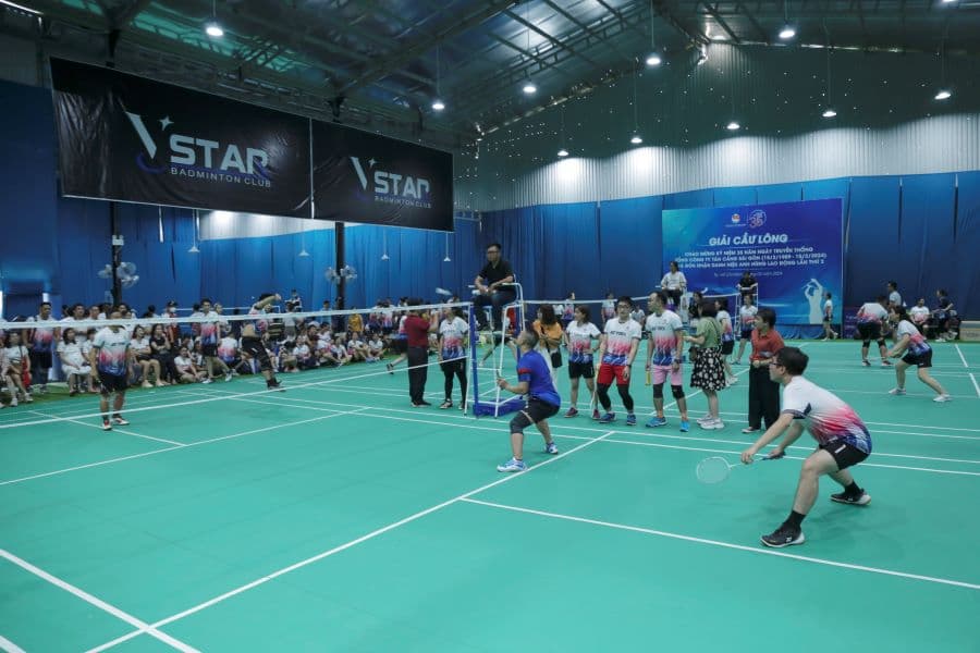 Tổng công ty Tân cảng Sài Gòn tổ chức giải cầu lông