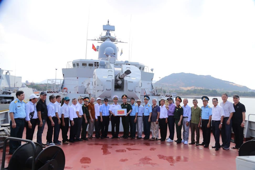 Đoàn cựu học viên Khóa 6, Trường Trung cấp Kỹ thuật Không quân thăm Vùng 4