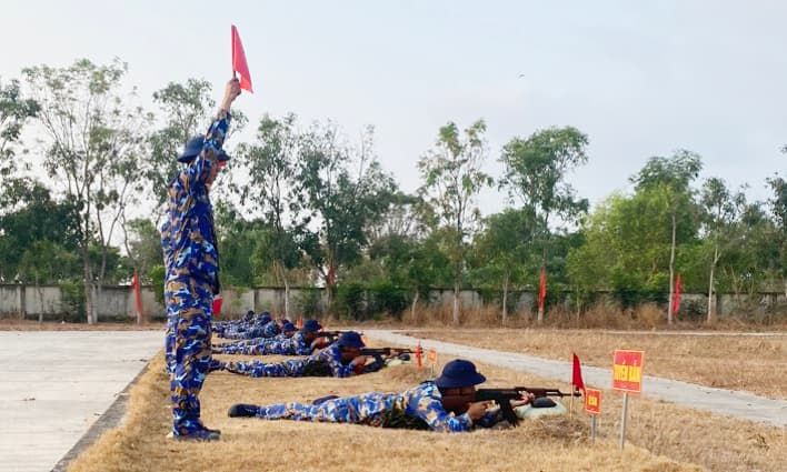 Trung tâm huấn luyện Vùng 2 tổ chức bắn tập lần 1 cho chiến sĩ mới năm 2024