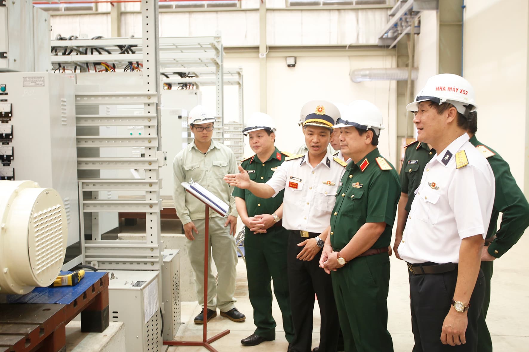 Thượng tướng Lê Huy Vịnh kiểm tra Nhà máy X52