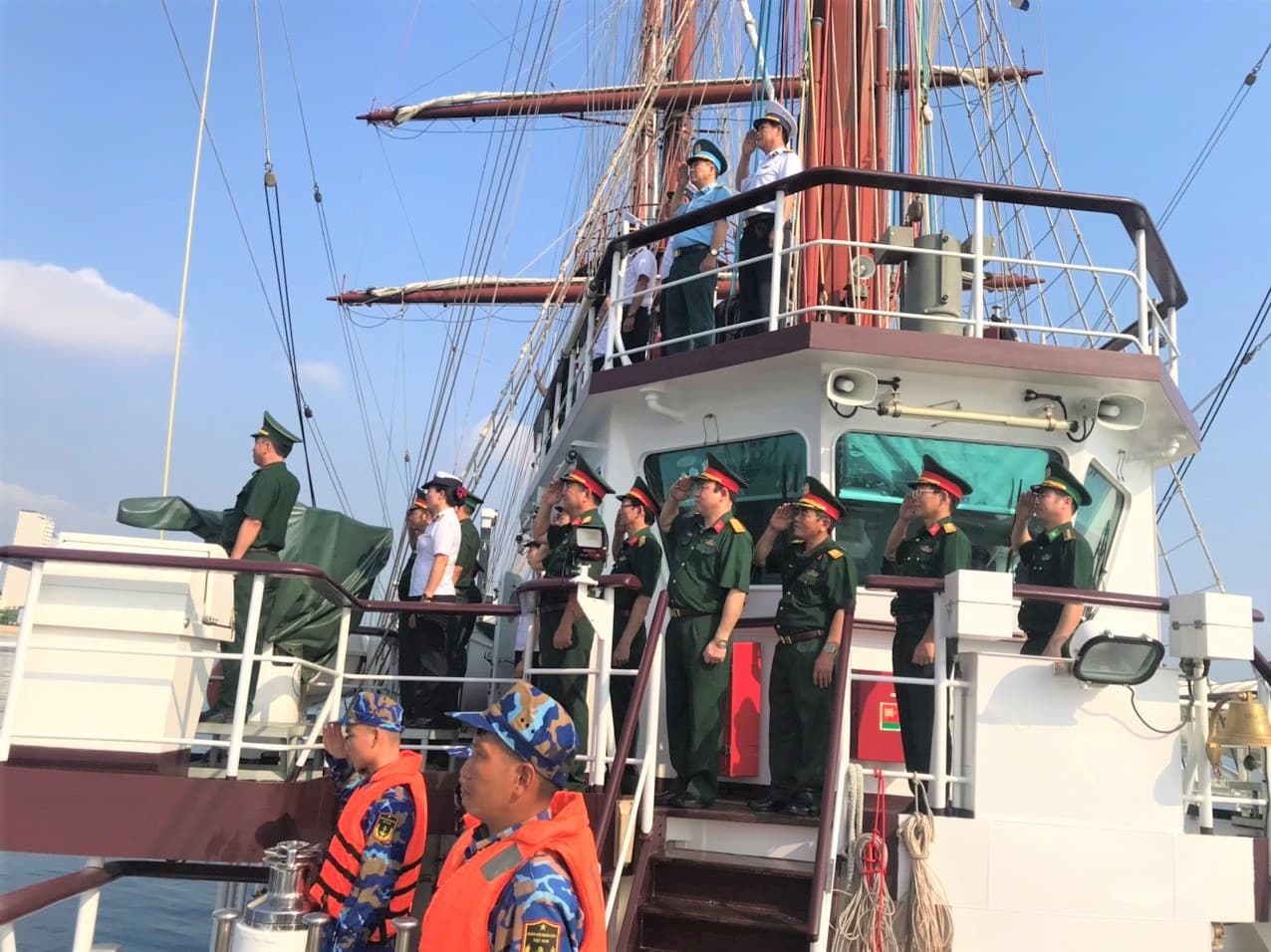 Tàu buồm 286 - Lê Quý Đôn huấn luyện đi biển đường dài