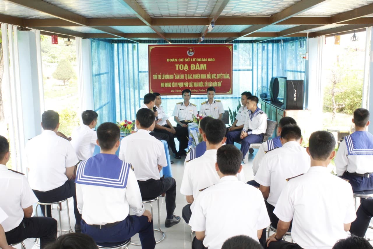 Lữ đoàn 680 toạ đàm thanh niên