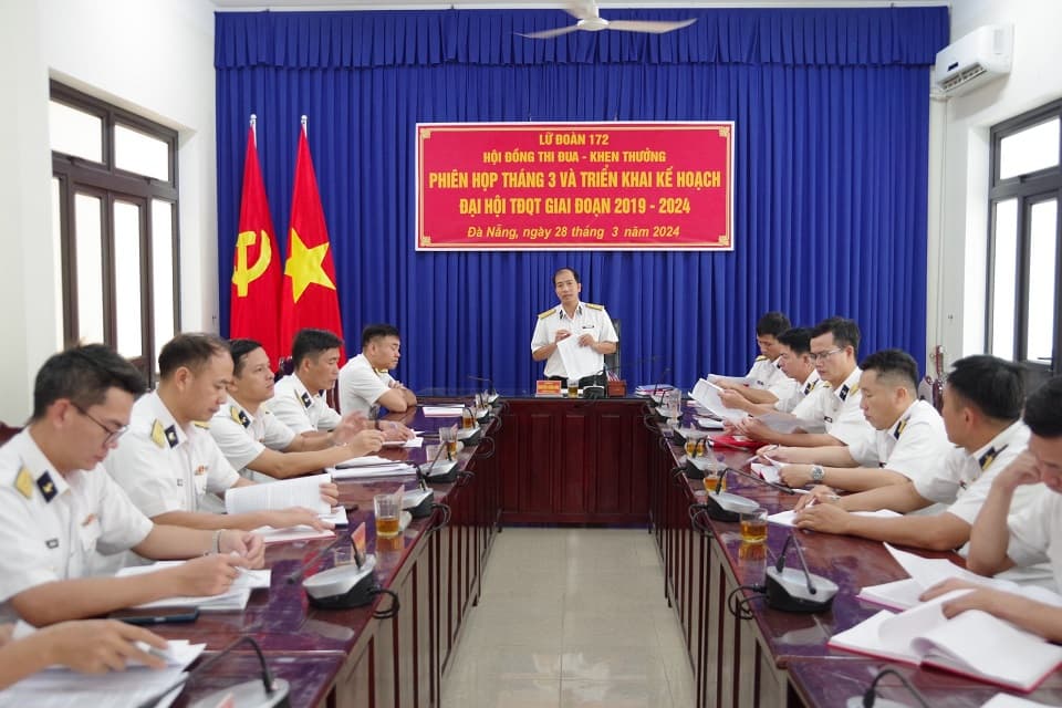 Hội đồng thi đua - khen thưởng của Lữ đoàn 172 tổ chức phiên họp thứ 3
