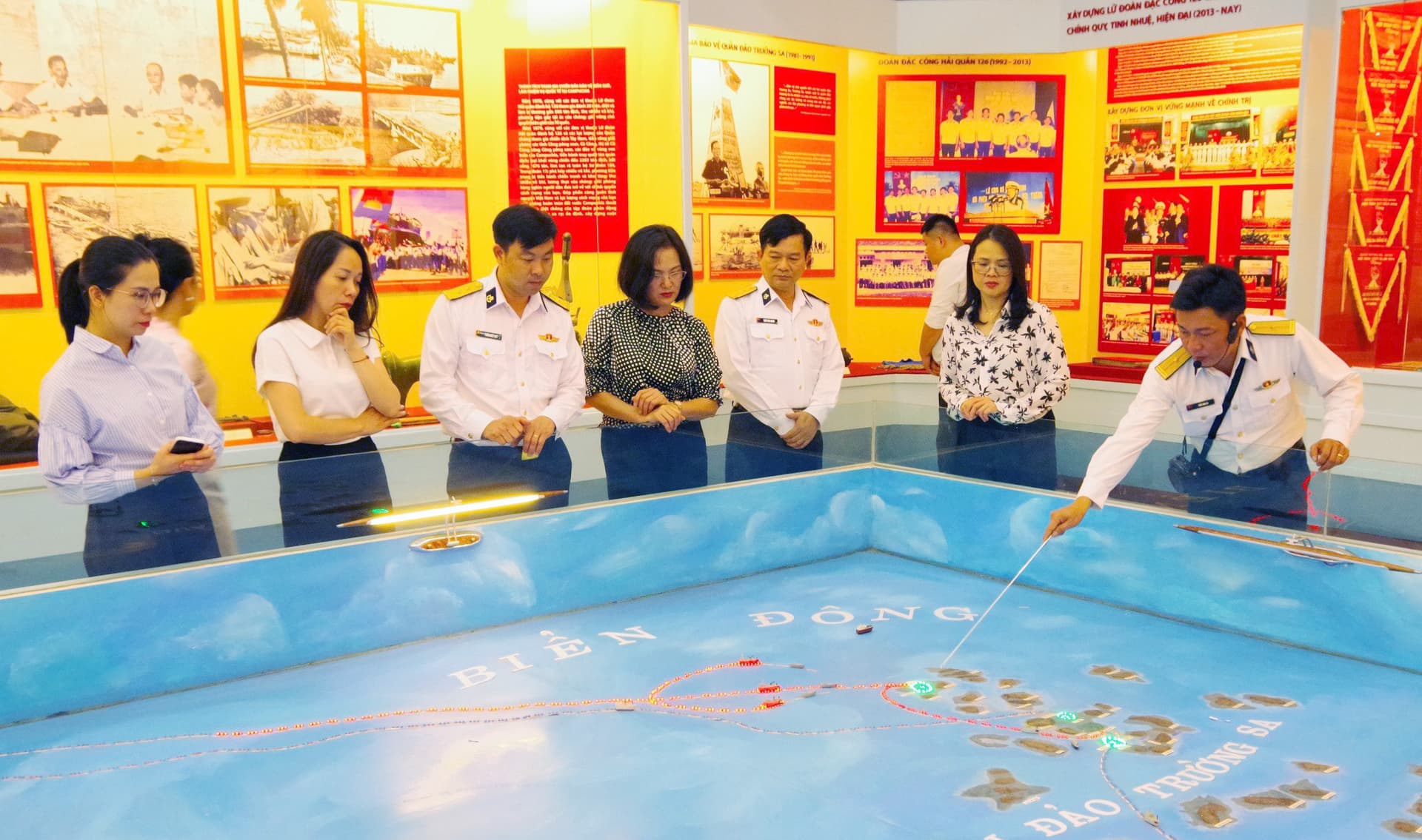 Đoàn công tác của Ban Tuyên giáo Tỉnh uỷ Sơn La thăm Lữ đoàn 126