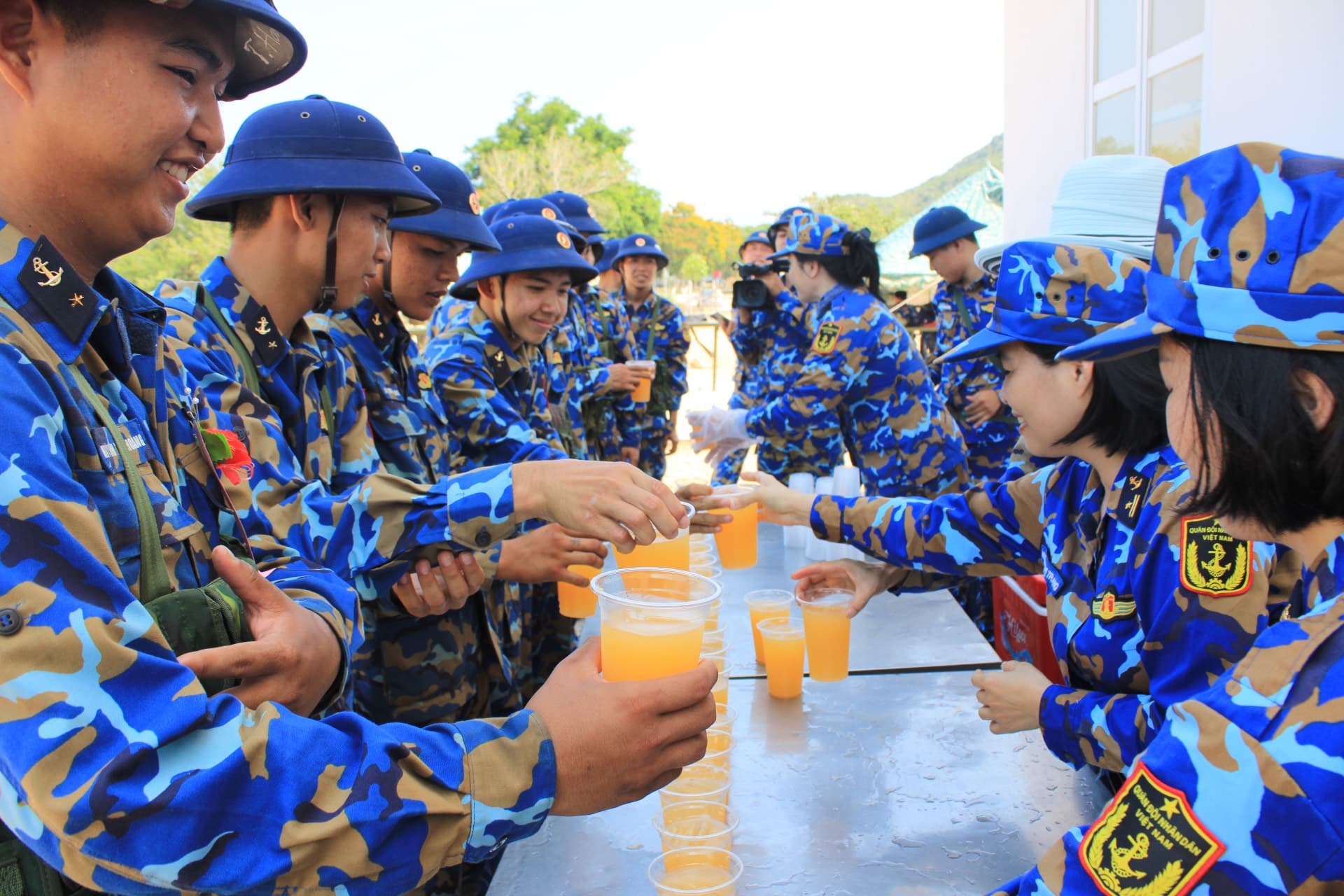 “Bát nước nghĩa tình” ở Lữ đoàn 957