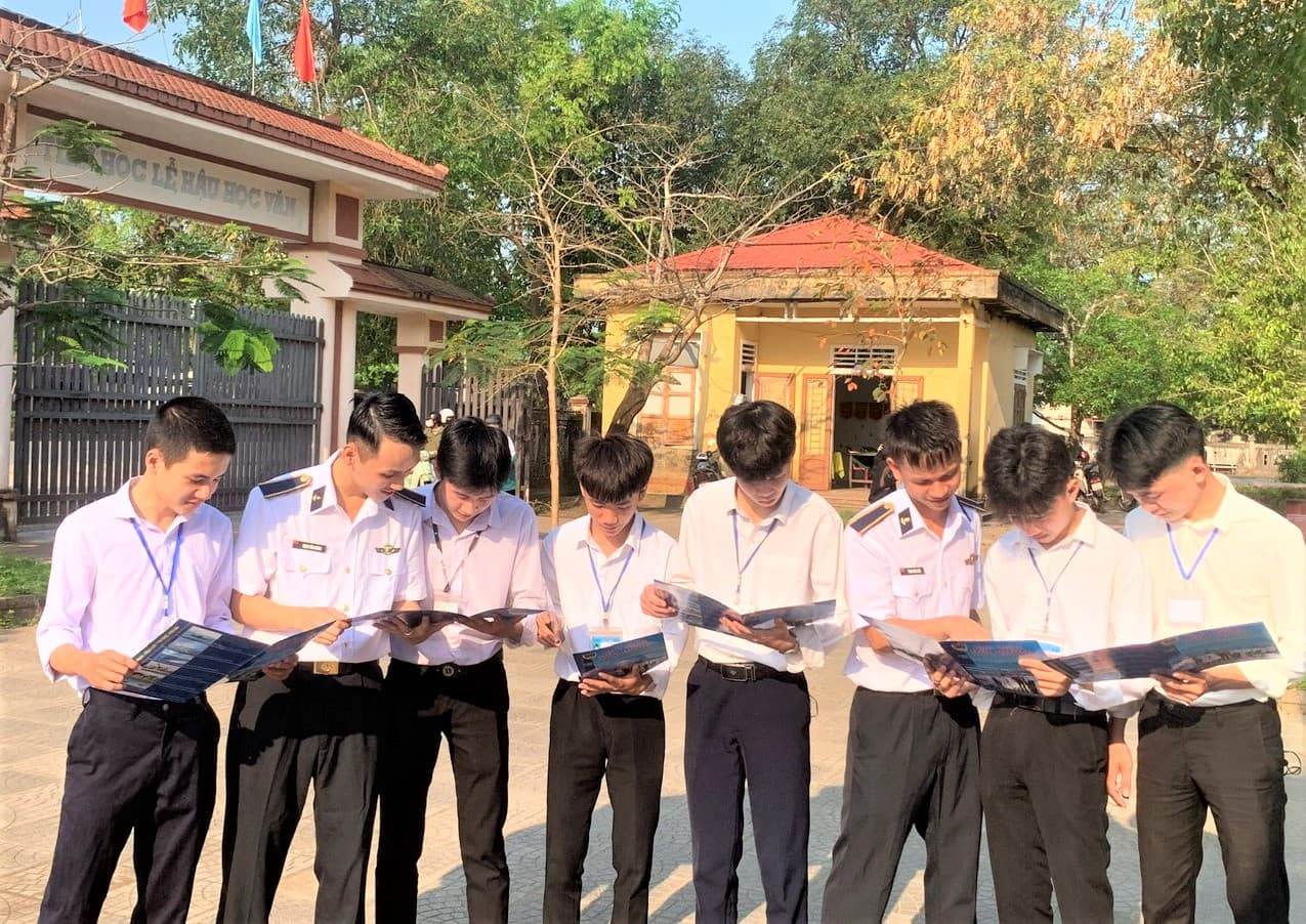 Học viện Hải quân: Tham gia tư vấn tuyển sinh tại tỉnh Quảng Trị