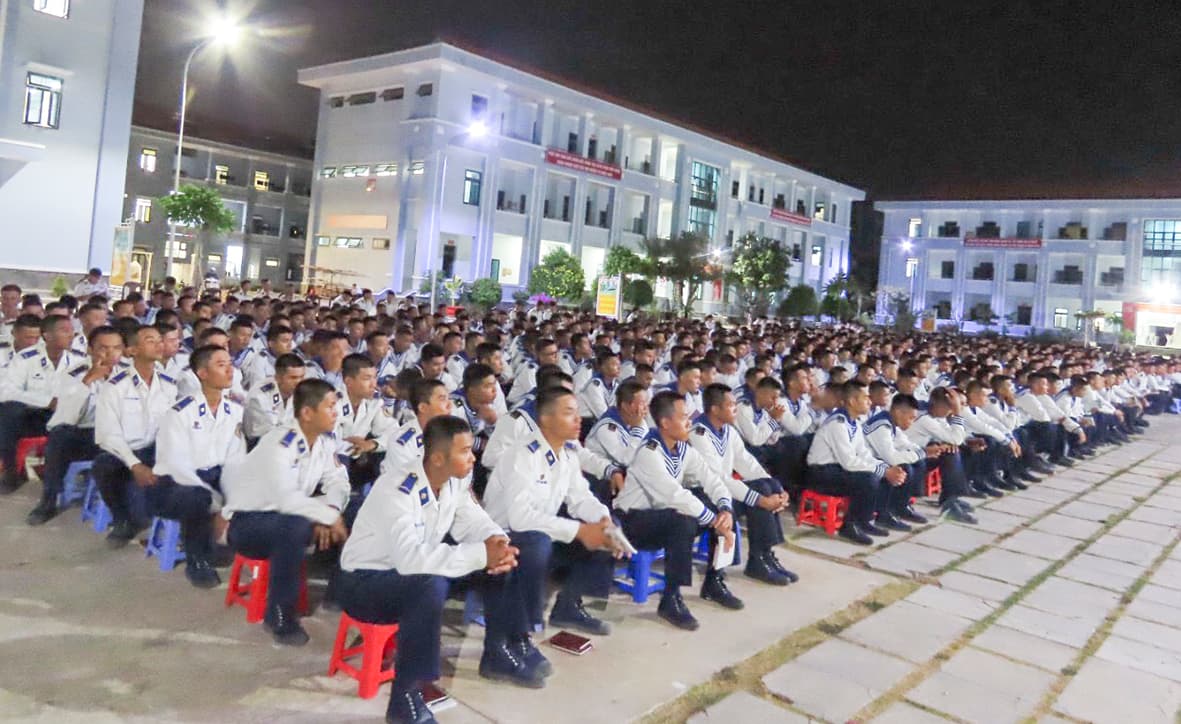 Trung tâm Huấn luyện Vùng 2 tuyên truyền, phổ biến, giáo dục pháp luật cho chiến sĩ mới