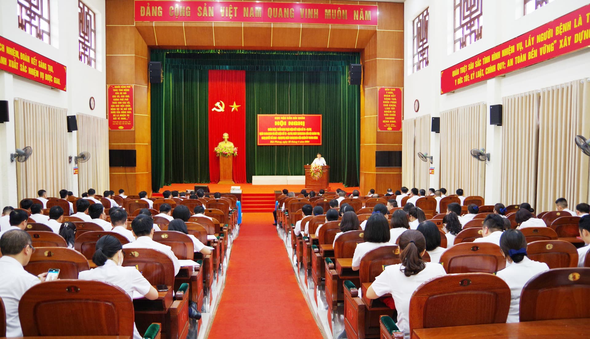 Quán triệt các Kết luận của Bộ Chính trị và Nghị quyết của Quân ủy Trung ương