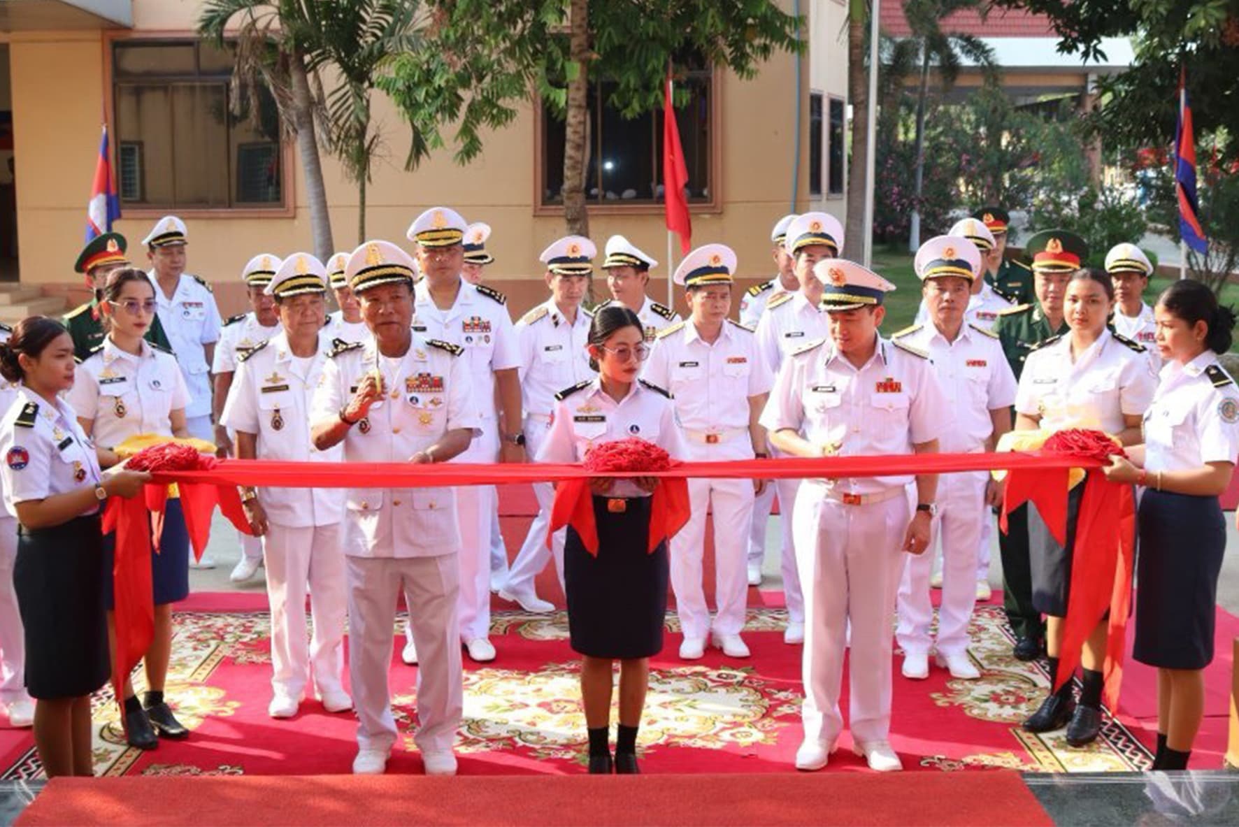 Tư lệnh Hải quân Việt Nam thăm, làm việc tại Cam-pu-chia