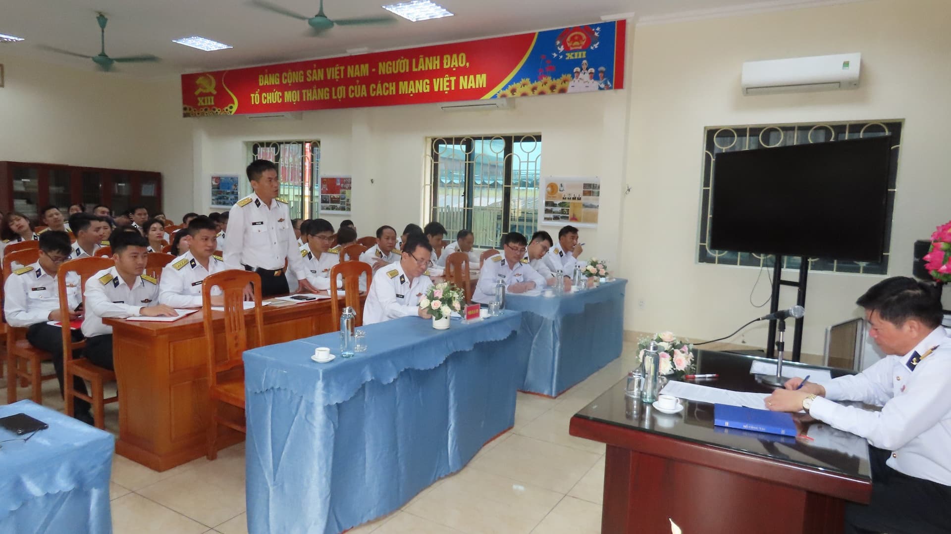 Bộ Tham mưu đối thoại dân chủ tại Lữ đoàn 602 và Trung tâm Xử lý tin ra đa