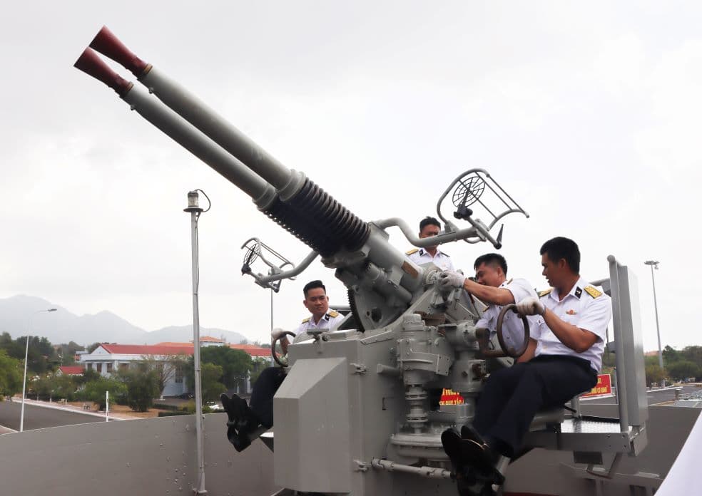 Bộ Tư lệnh Vùng 4 kiểm tra sau 1 tháng huấn luyện tại Lữ đoàn 955