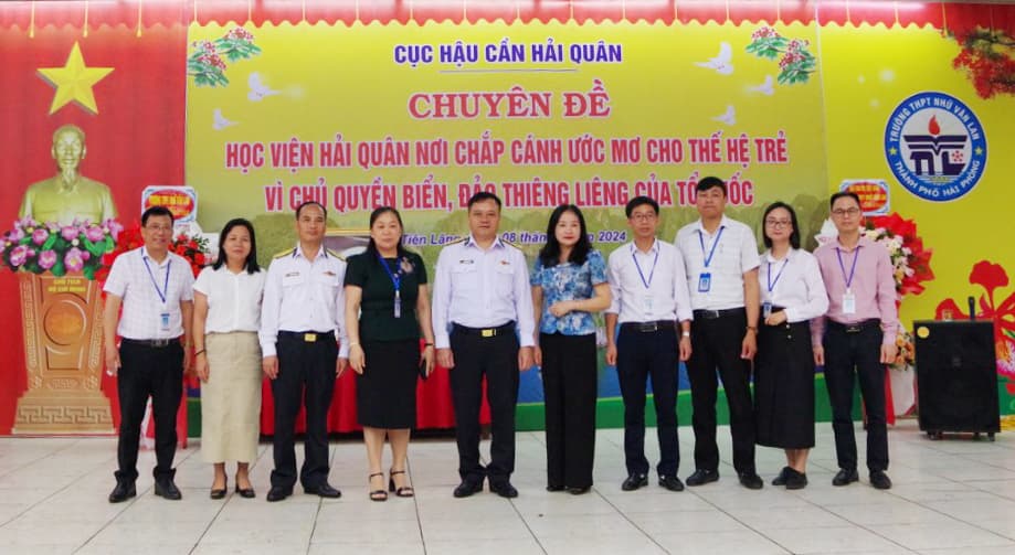 Hơn 3 nghìn giáo viên, học sinh huyện Tiên Lãng nghe thông tin về biển, đảo