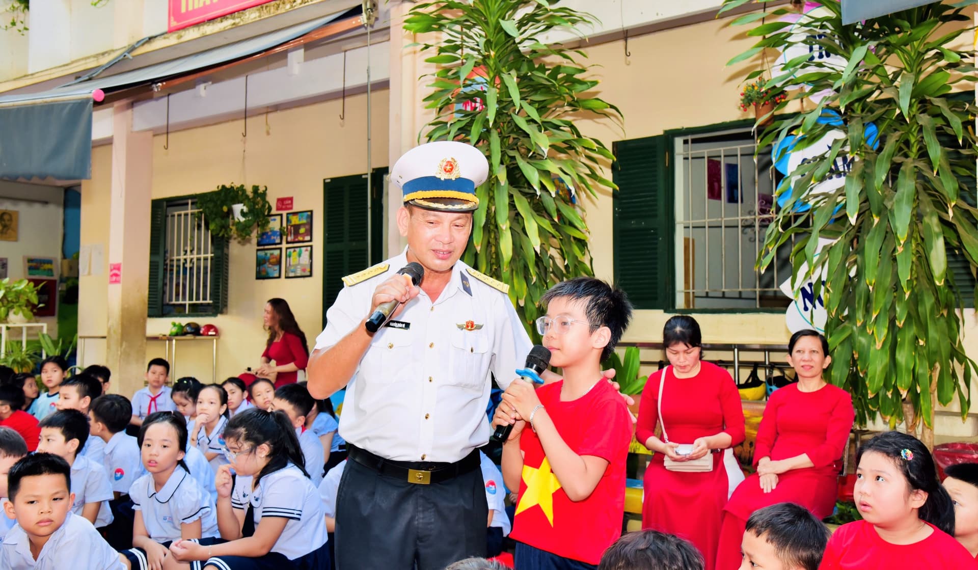 Học viện Hải quân thông tin về biển, đảo tại trường Tiểu học Tân Lập 2