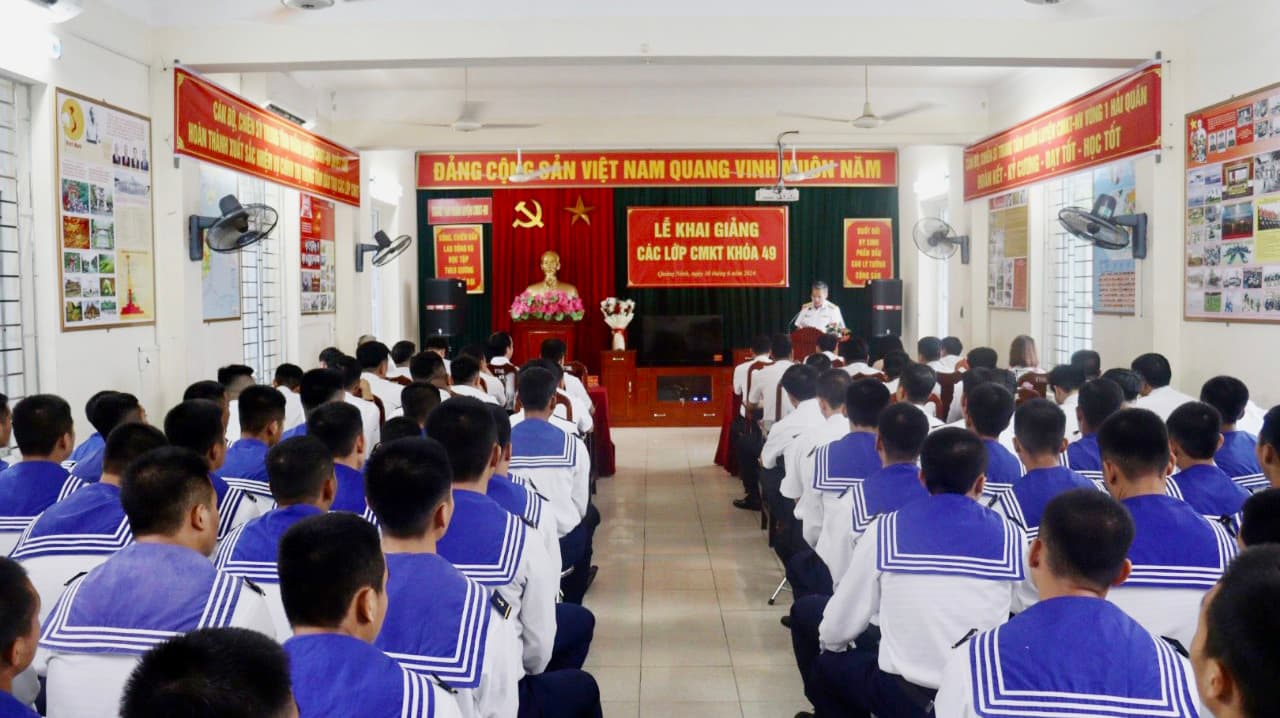 Trung tâm Huấn luyện Vùng 1 khai giảng các lớp chuyên môn kỹ thuật Khóa 49