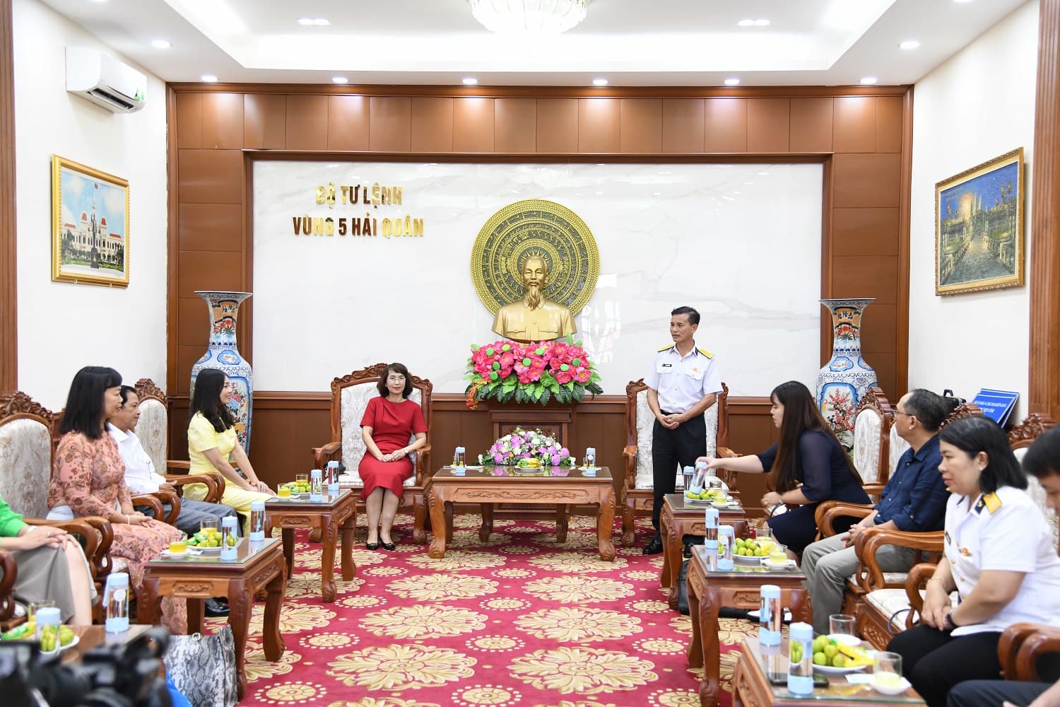 Đoàn tập huấn về chuyển đổi số trong lĩnh vực thư viện chào xã giao Bộ Tư lệnh Vùng 5