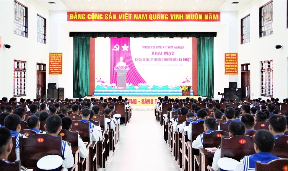 Trường Cao đẳng Kỹ thuật Hải quân: Khai giảng Khóa 58 hạ sĩ quan chuyên môn kỹ thuật
