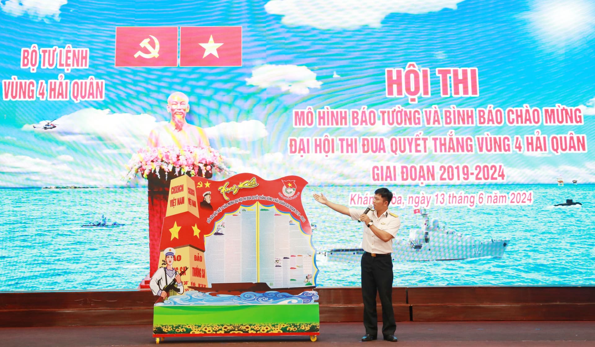 Vùng 4 Hải quân sôi nổi hội thi báo tường