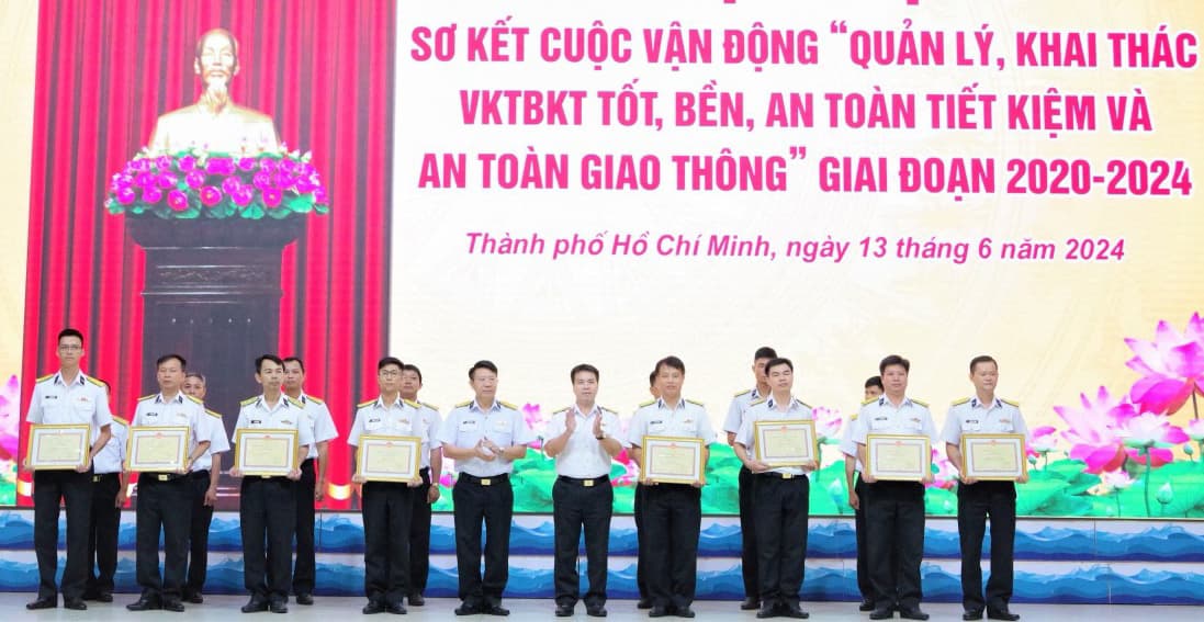 Trường Cao đẳng Kỹ thuật Hải quân thực hiện hiệu quả Cuộc vận động 50