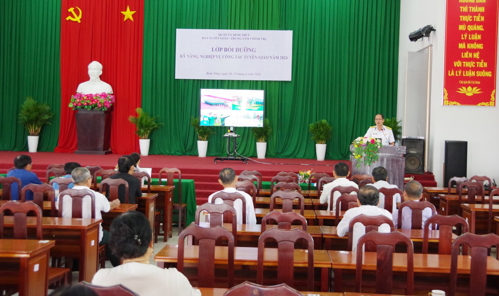 Nhà máy X55 đẩy mạnh công tác phối hợp tuyên truyền biển, đảo trên địa bàn đóng quân