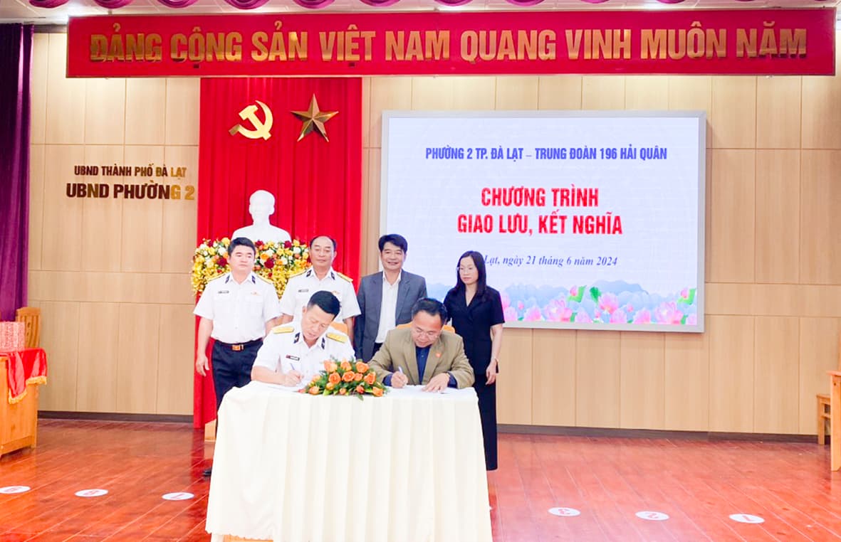 Trung đoàn 196 tổ chức lễ kết nghĩa