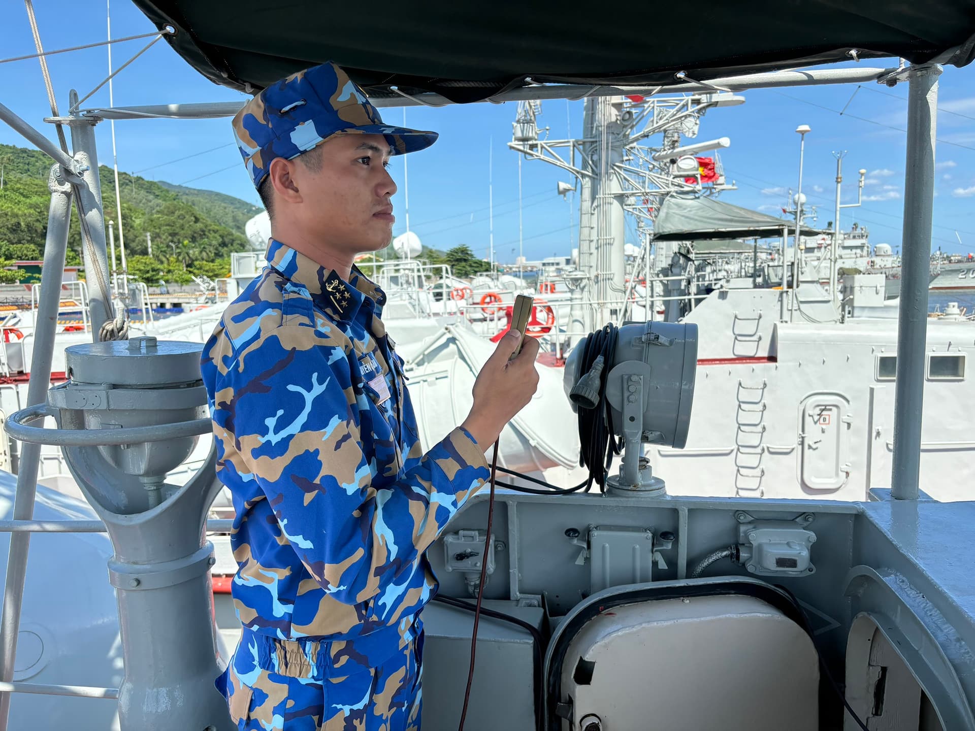 Thuyền trưởng nhiệt tình, trách nhiệm với công việc