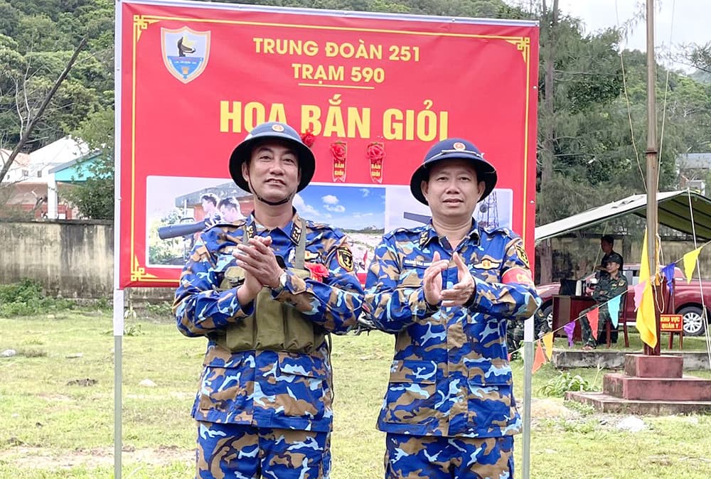 Trung đoàn 251 kiểm tra bắn đạn thật tại Côn Đảo