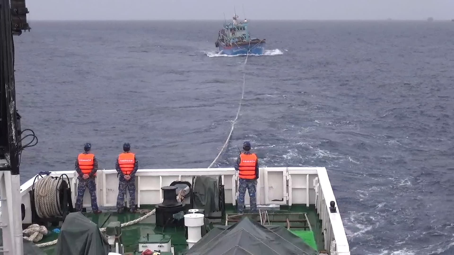 Vùng 4 bàn giao tàu cá BTh 95968 TS cho gia đình và địa phương