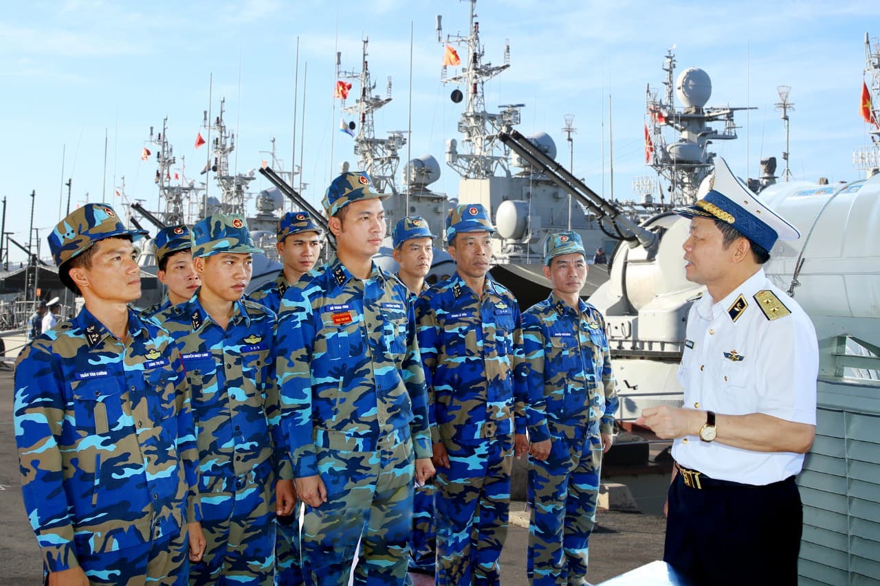 Phát huy nhân tố chính trị tinh thần trong Chiến thắng trận đầu, hoàn thành xuất sắc nhiệm vụ bảo vệ vững chắc chủ quyền biển, đảo của Tổ quốc